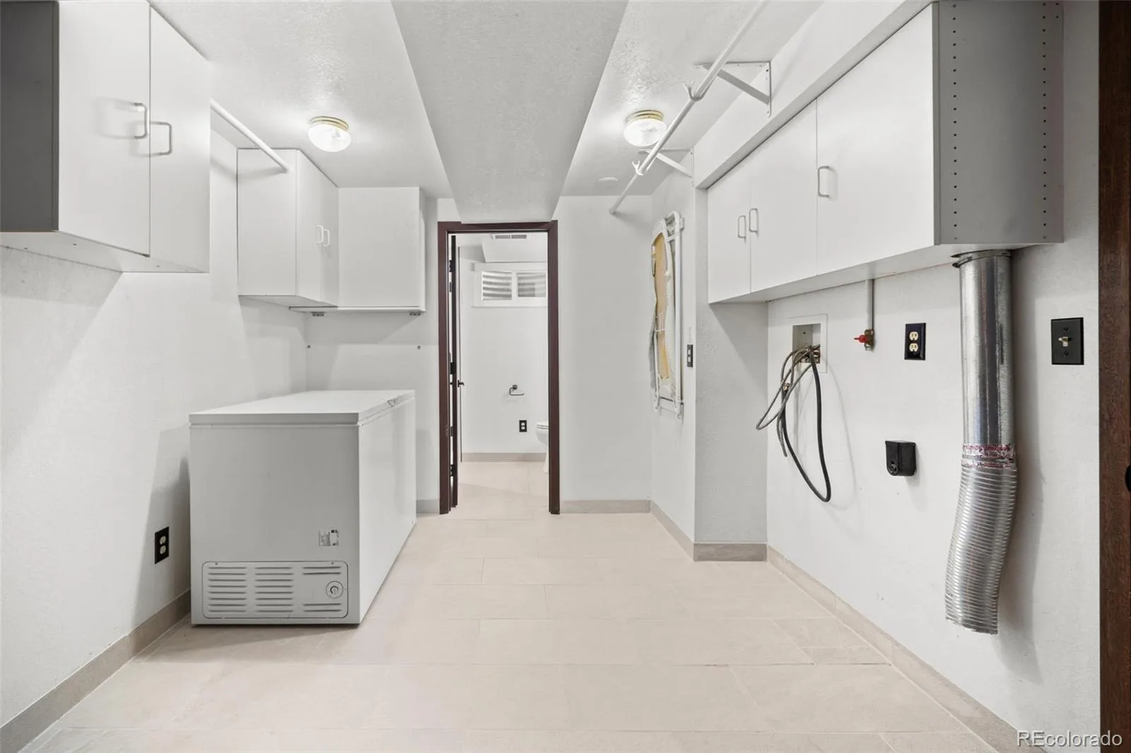 3702 S Mission Parkway Aurora CO 80013 MLS #REC4151391 06122026173920 1600 34