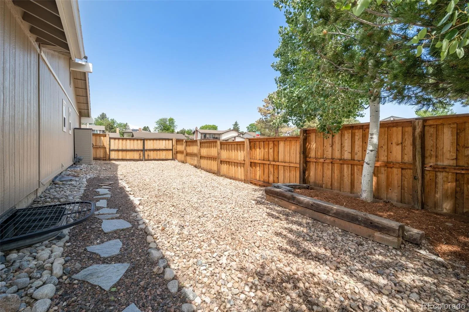 3702 S Mission Parkway Aurora CO 80013 MLS #REC4151391 06122026173920 1600 41