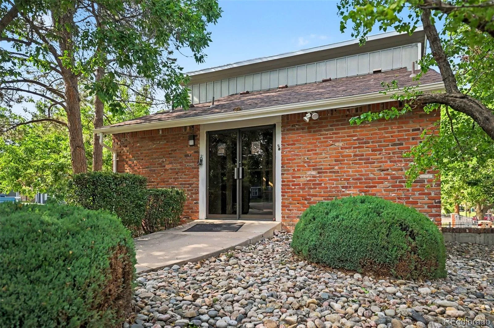 933 S Evanston Circle Aurora CO 80012 MLS #REC4153641 06262026170154 1600 13