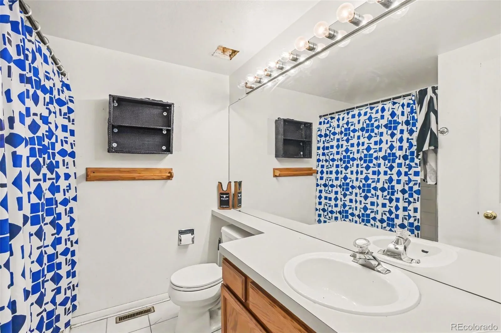 933 S Evanston Circle Aurora CO 80012 MLS #REC4153641 06262026170154 1600 9