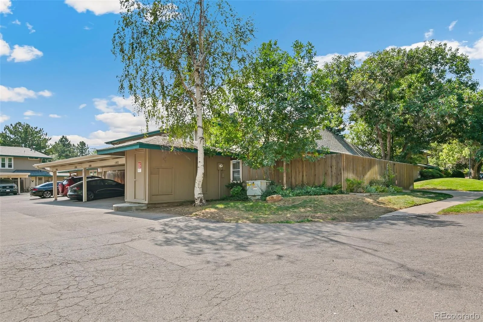 5902 S Willow Way Englewood CO 80111 | MLS #REC4155673 08132026203910 1600 19