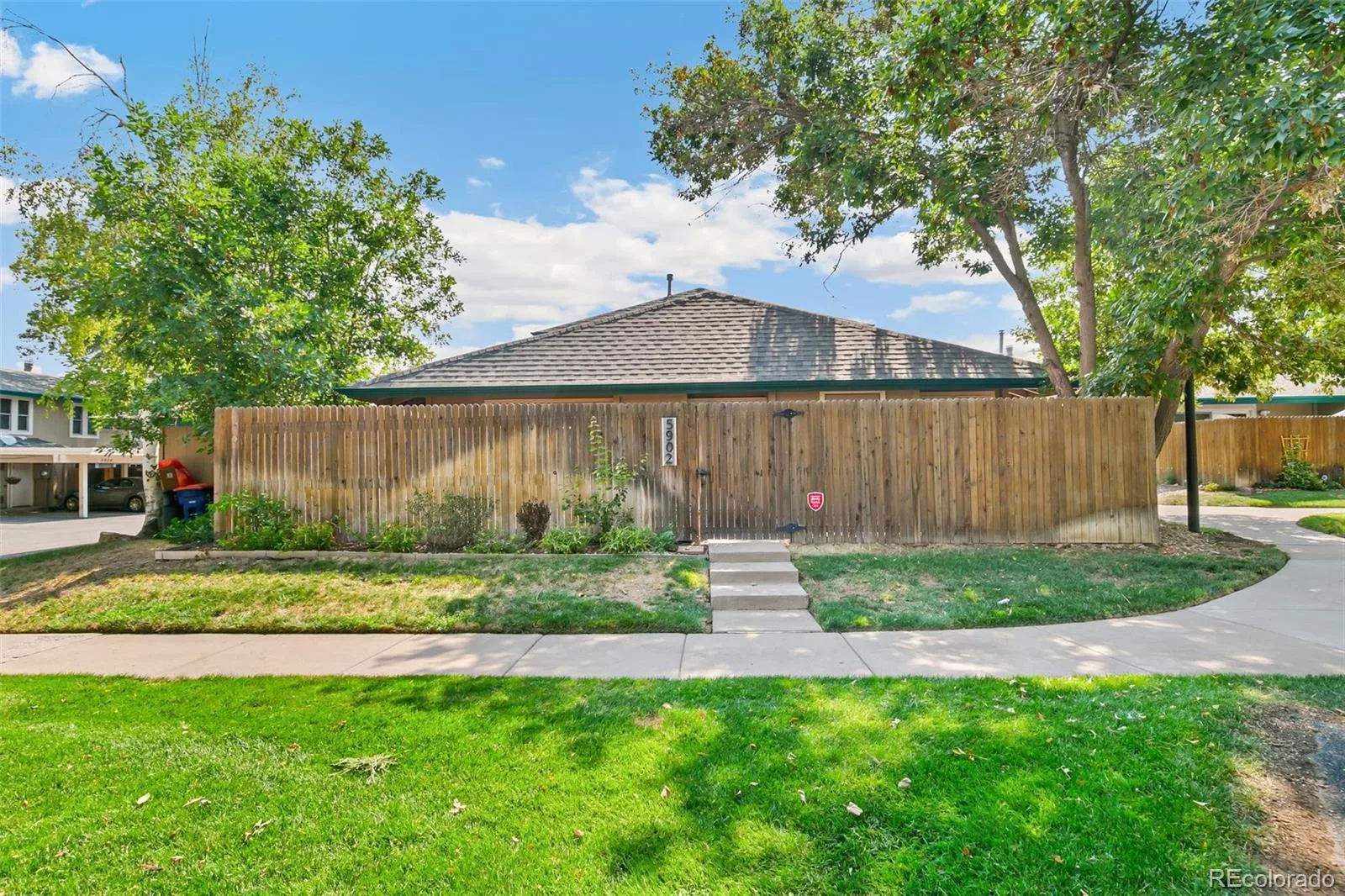 5902 S Willow Way Englewood CO 80111 | MLS #REC4155673 08132026203910 1600 22