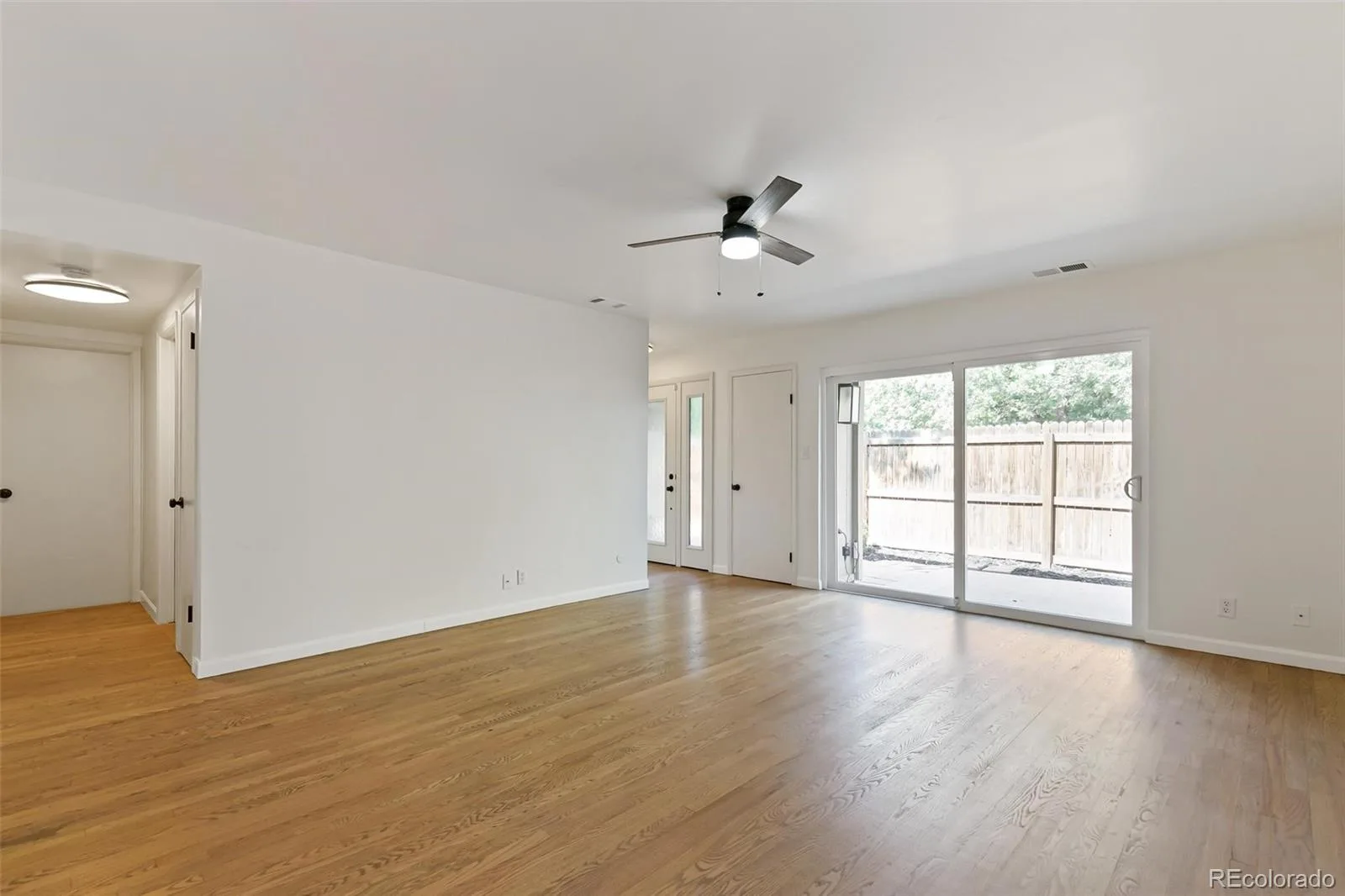 5902 S Willow Way Englewood CO 80111 | MLS #REC4155673 08132026203910 1600 6
