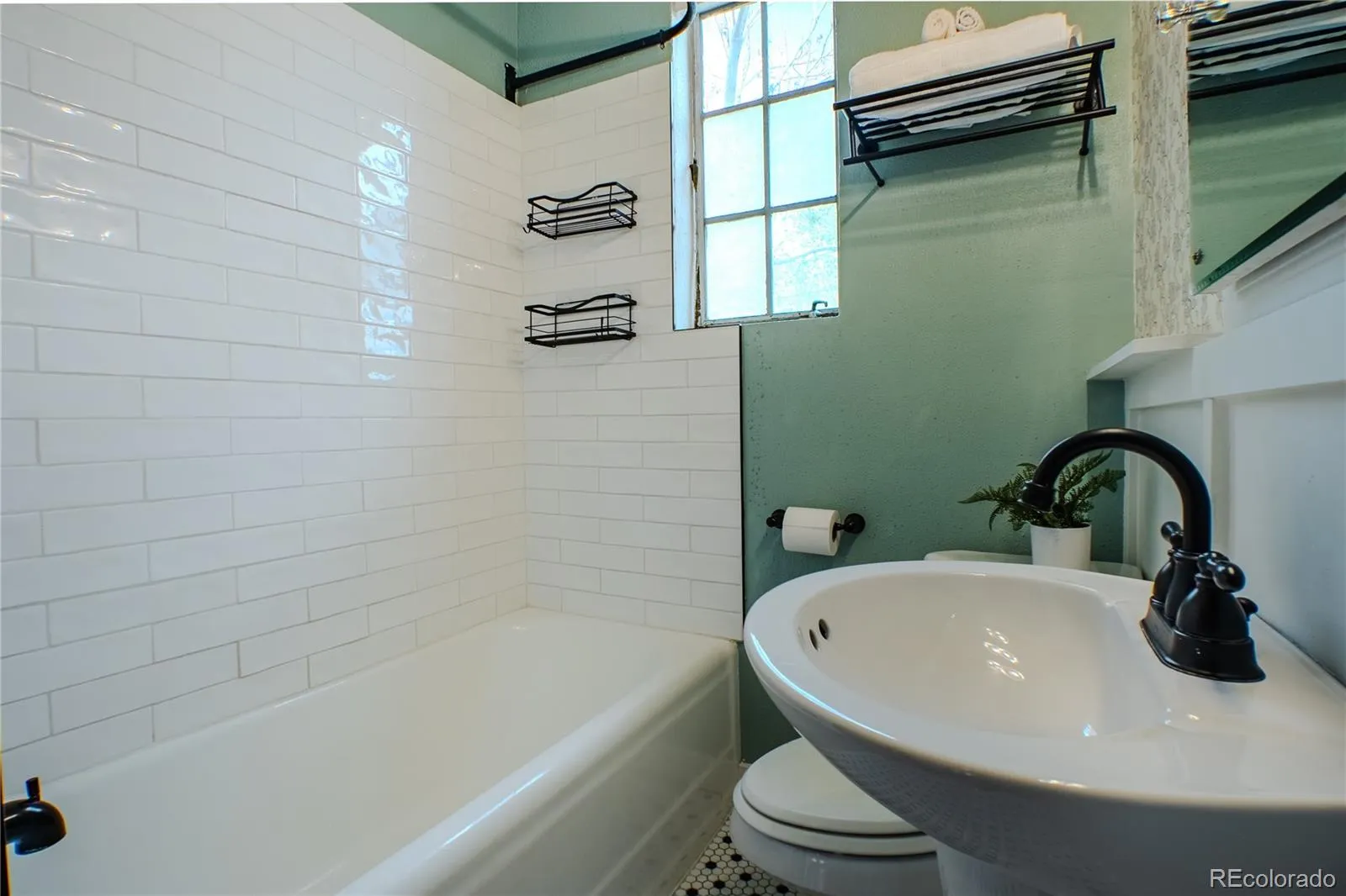 485 S Logan Street #7 Denver CO 80209 MLS #REC4160776 05122026042128 1600 19