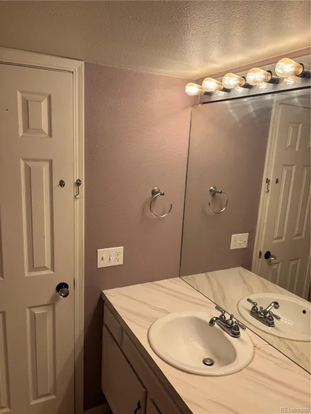 1921 S Hannibal Court #E Aurora CO 80013 | MLS #REC4164442 08222026143505 800 15
