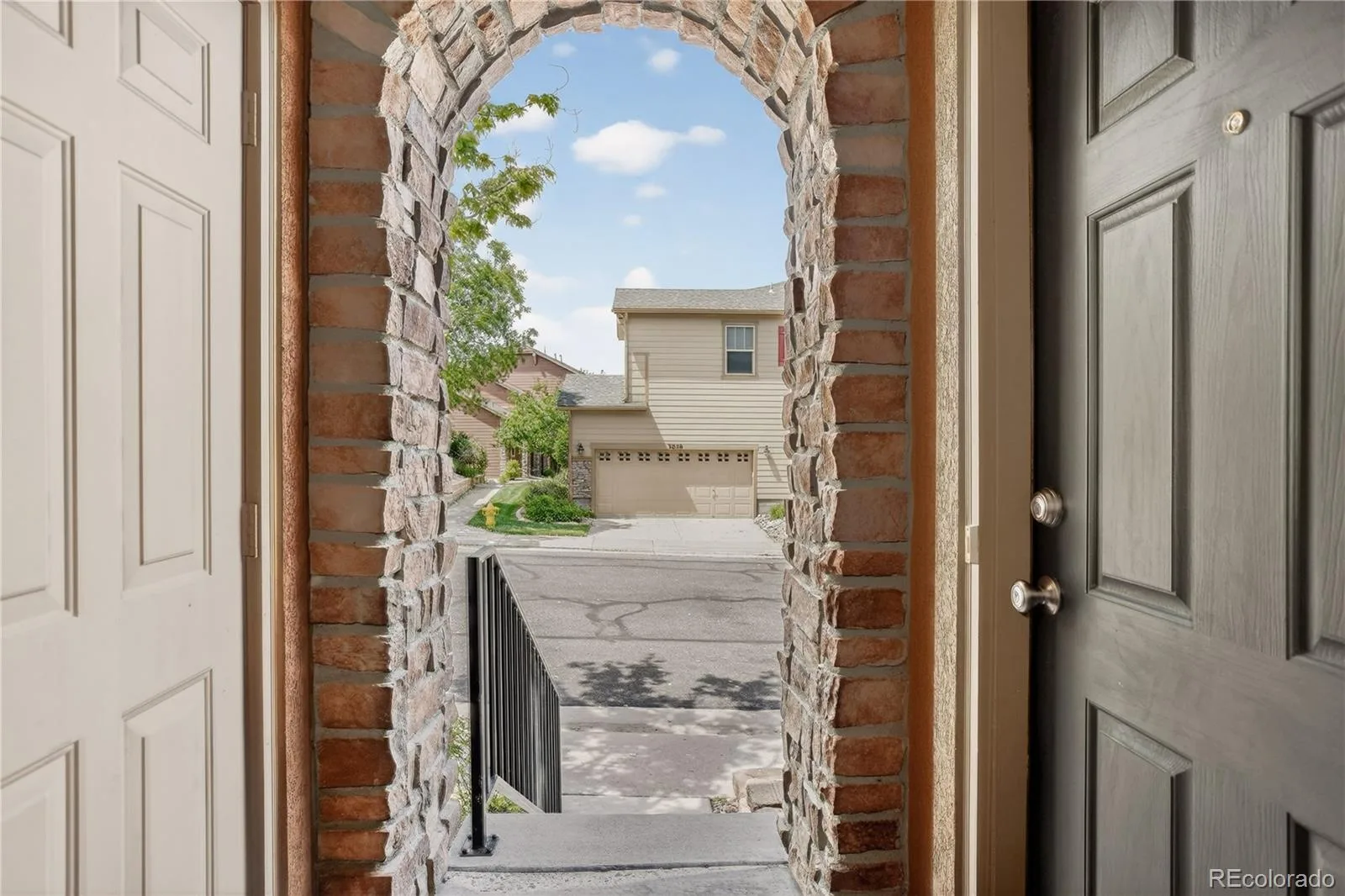 3851 Stonebrush Drive #11C Littleton CO 80126 | MLS #REC4164912 06032026163322 1600 2