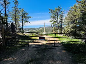 17222 Little Shadow Trail Littleton CO 80127 | MLS #REC4166191 10242025012534 300 0