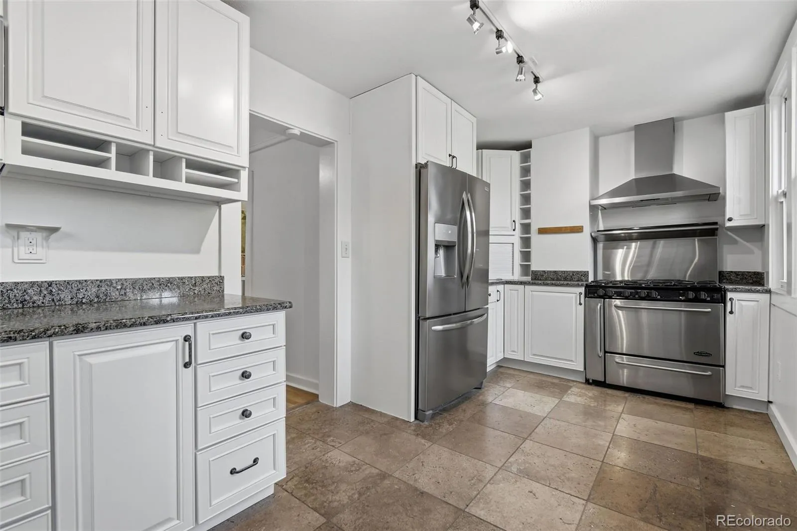 04102026152350 1600 17