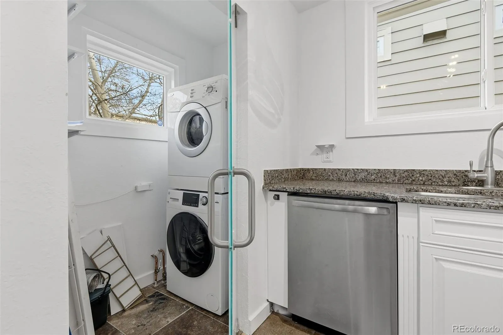 04102026152350 1600 21