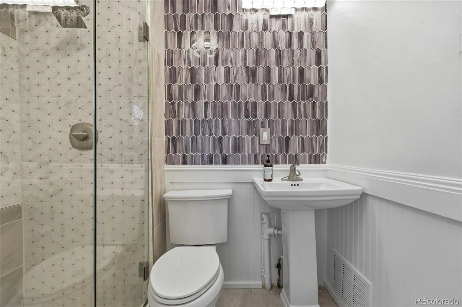 04102026152350 1600 30