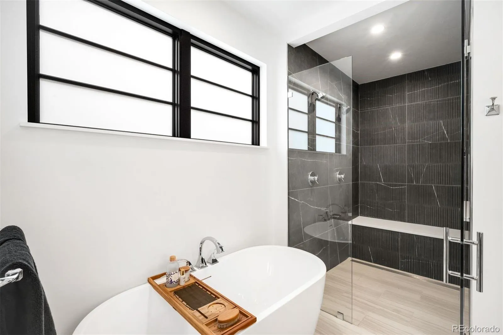 04102026212601 1600 18