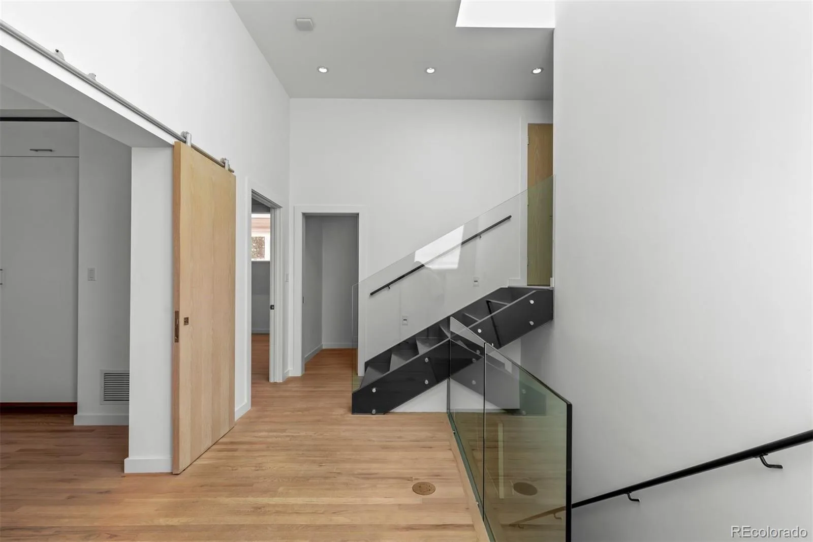 275 Vine Street Denver CO 80206 | MLS #REC4169305 10032026142434 1600 26