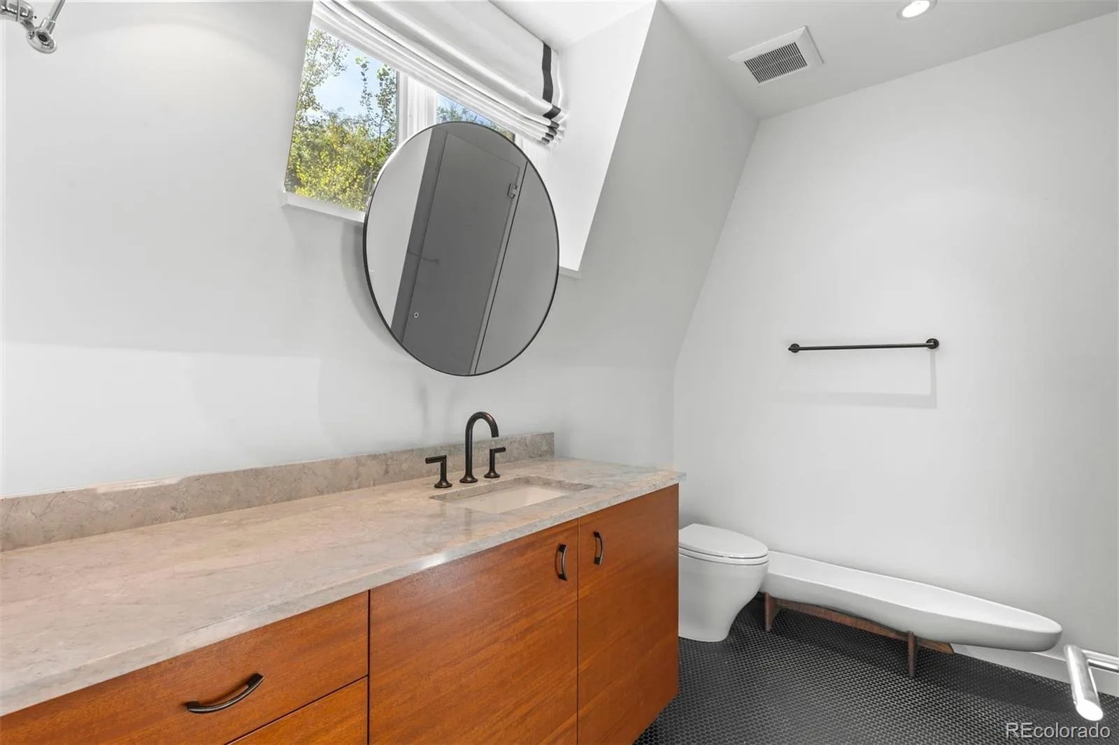 275 Vine Street Denver CO 80206 | MLS #REC4169305 10032026142434 1600 30