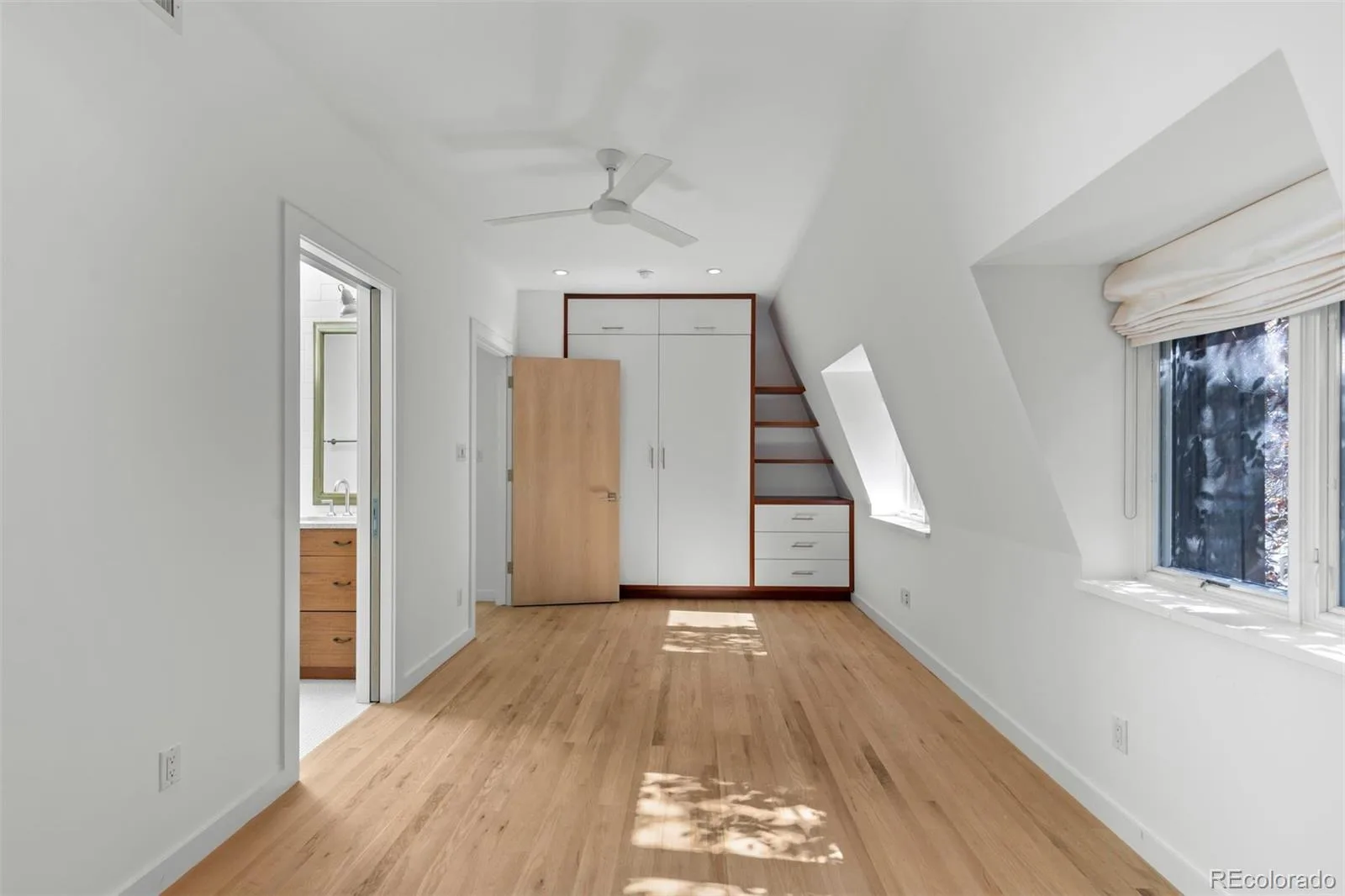 275 Vine Street Denver CO 80206 | MLS #REC4169305 10032026142434 1600 33