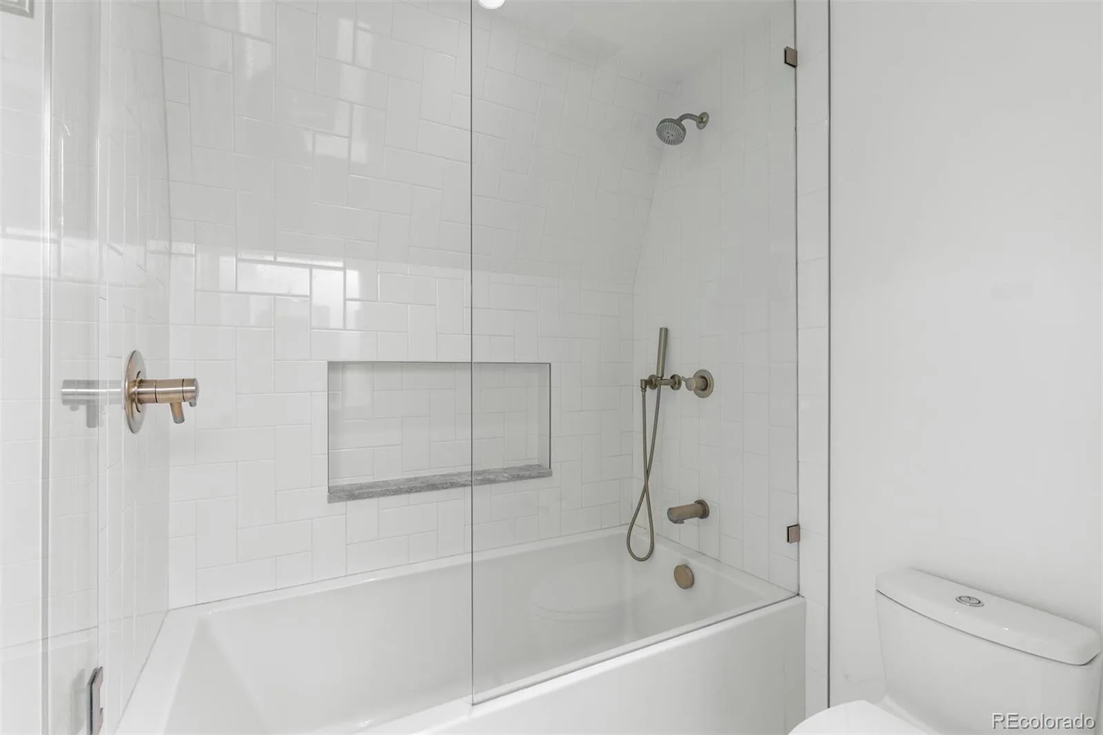 275 Vine Street Denver CO 80206 | MLS #REC4169305 10032026142434 1600 35