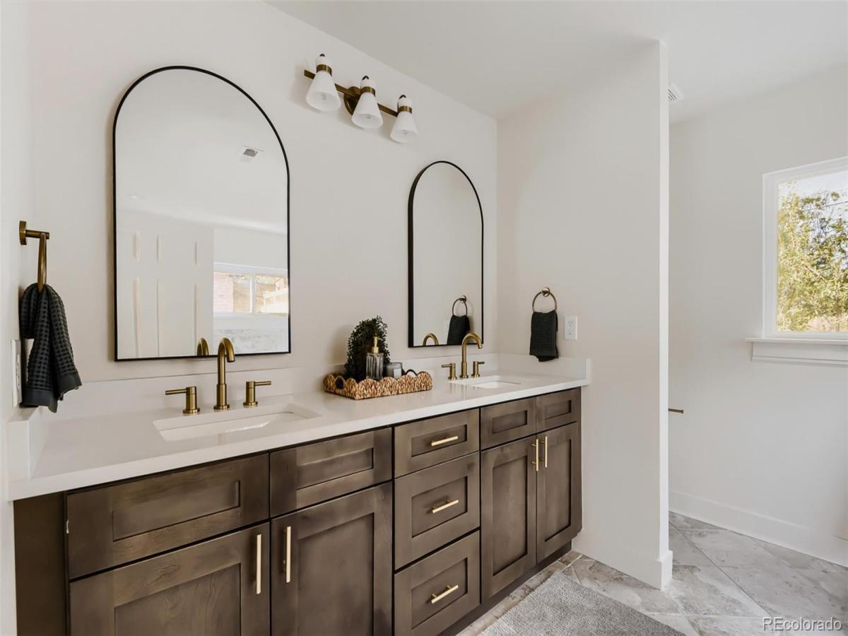 1174 Quentin Street Aurora CO 80011 | MLS #REC4169792 MLS #REC4169792 image #0