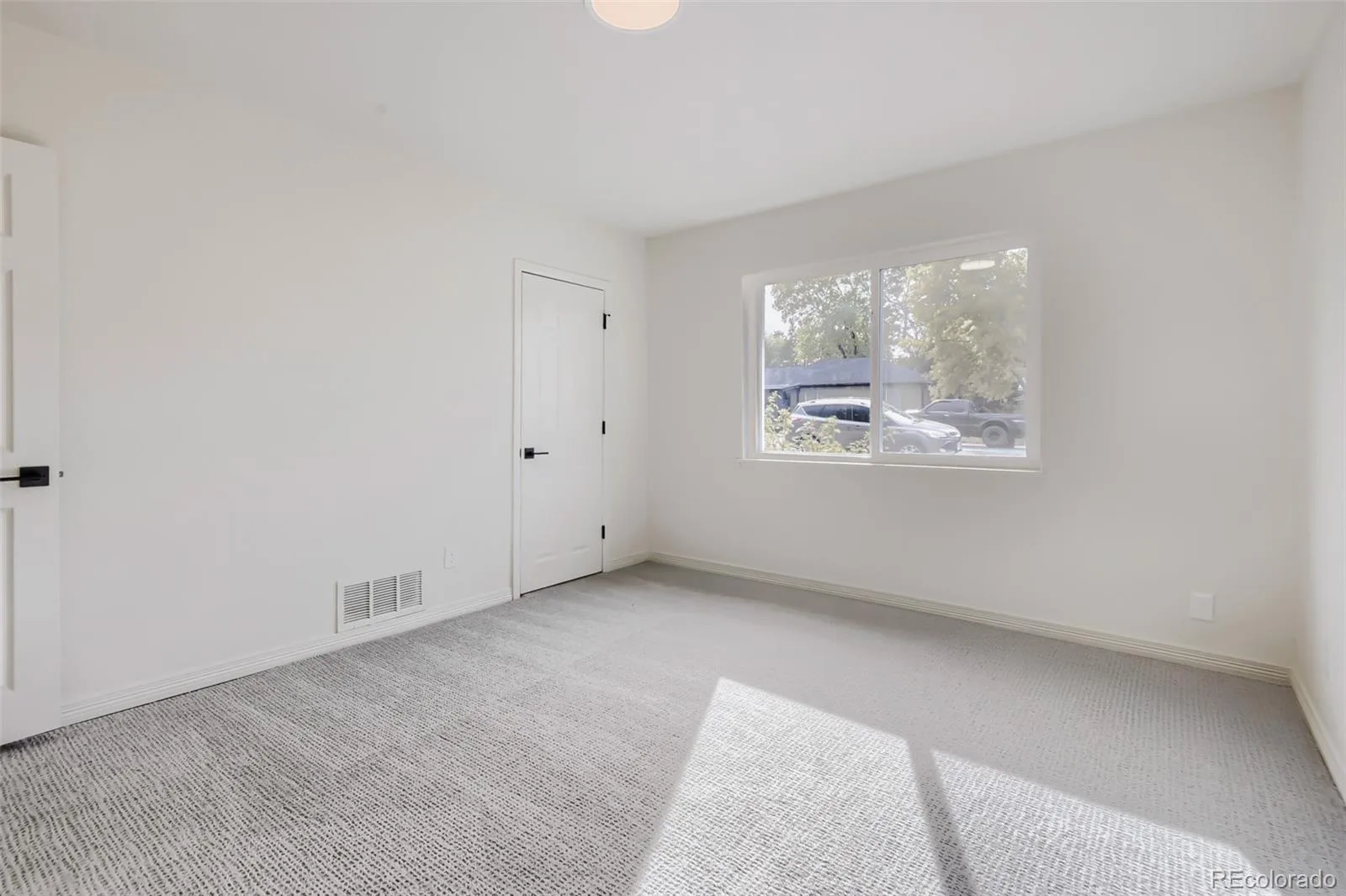 1174 Quentin Street Aurora CO 80011 | MLS #REC4169792 09242026000507 1600 22