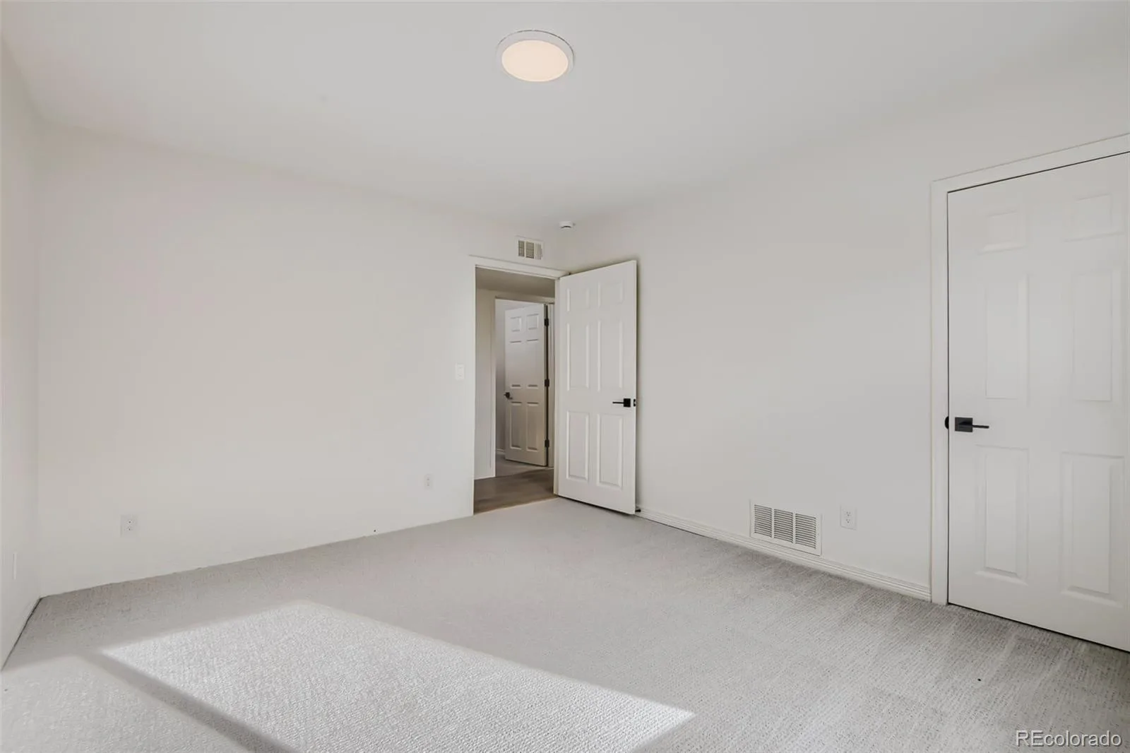 1174 Quentin Street Aurora CO 80011 | MLS #REC4169792 09242026000507 1600 23