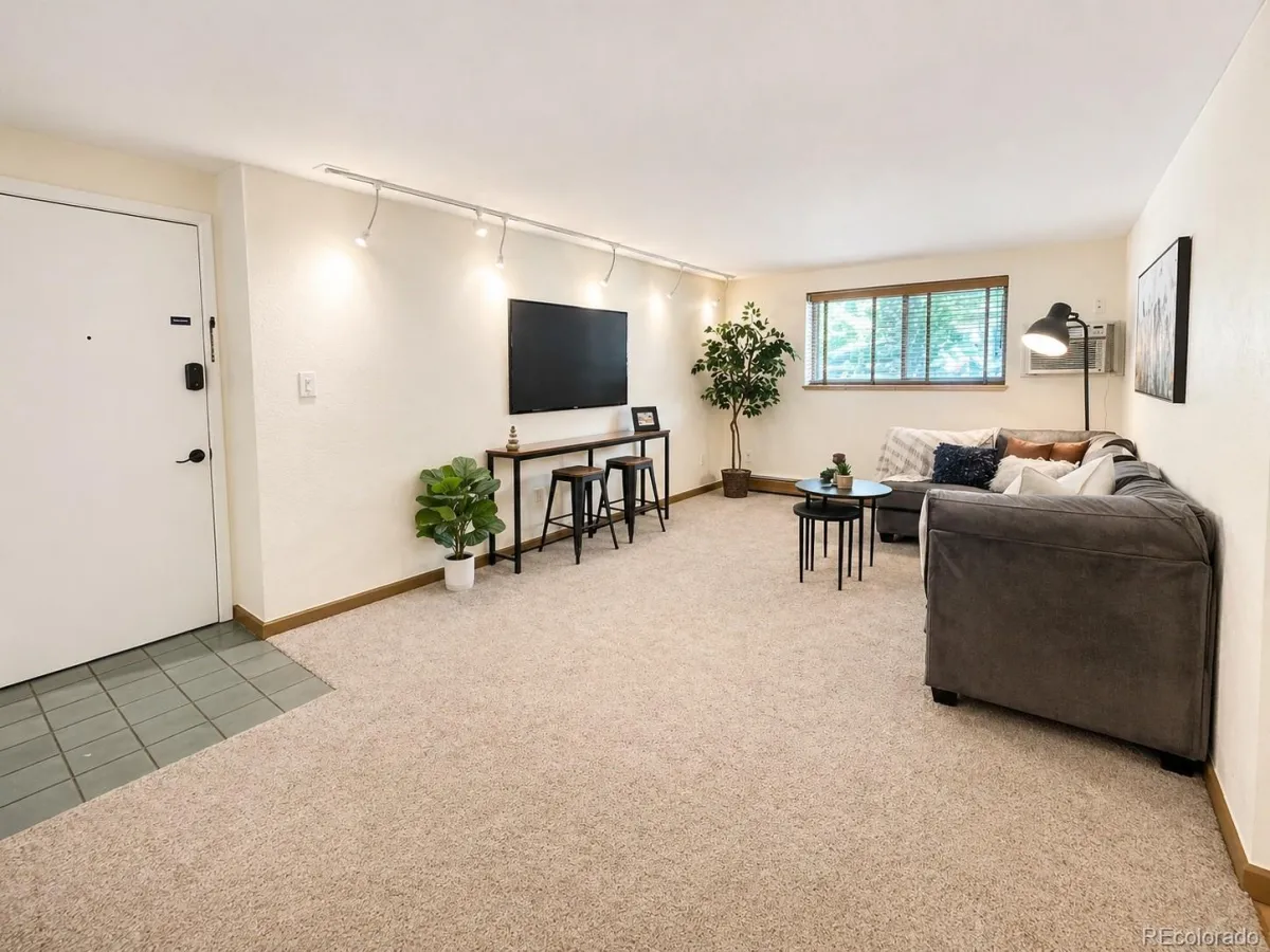 1045 N Clarkson Street #102 Denver CO 80218 MLS #REC4170068 05152026195337 1200 2