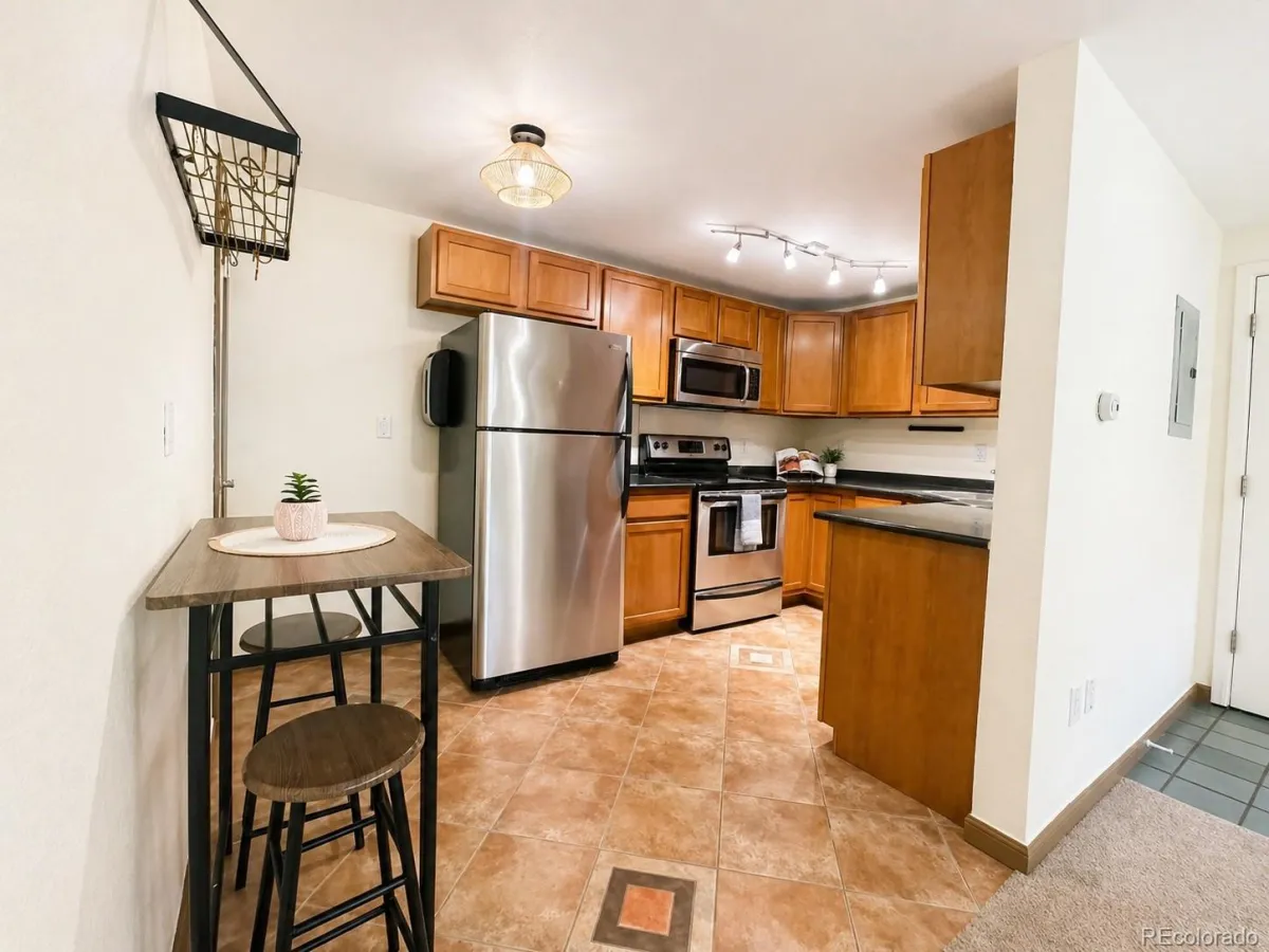 1045 N Clarkson Street #102 Denver CO 80218 MLS #REC4170068 05152026195337 1200 3