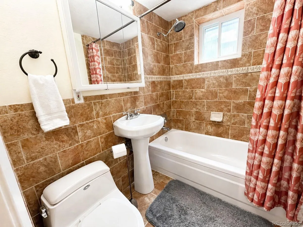 1045 N Clarkson Street #102 Denver CO 80218 MLS #REC4170068 05152026195337 1200 9