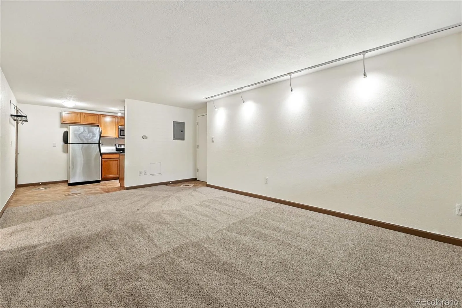 1045 N Clarkson Street #102 Denver CO 80218 MLS #REC4170068 05152026195337 1600 10