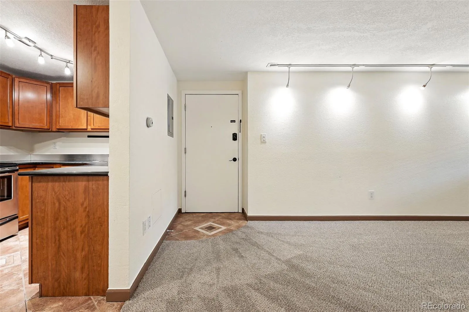 1045 N Clarkson Street #102 Denver CO 80218 MLS #REC4170068 05152026195337 1600 13