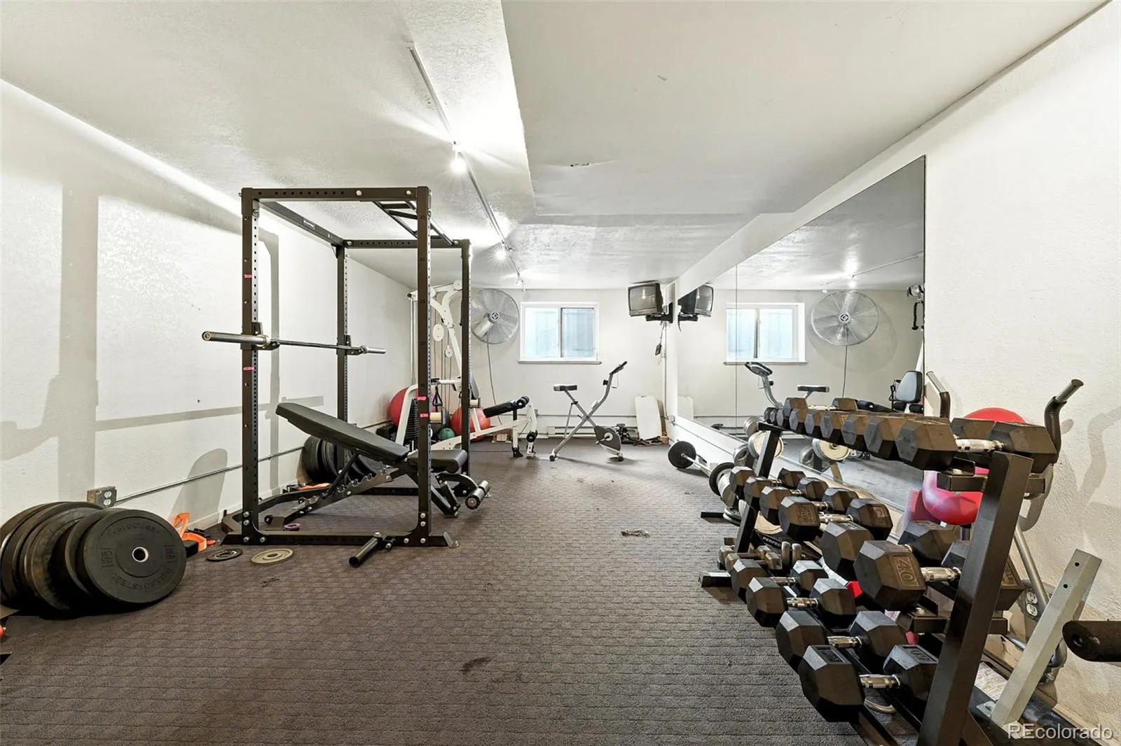 1045 N Clarkson Street #102 Denver CO 80218 MLS #REC4170068 05152026195337 1600 22