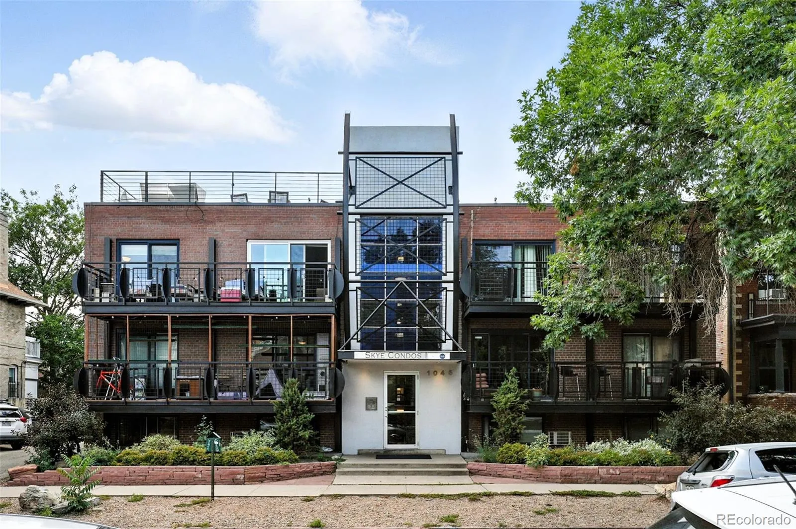 1045 N Clarkson Street #102 Denver CO 80218 MLS #REC4170068 05152026195337 1600 24