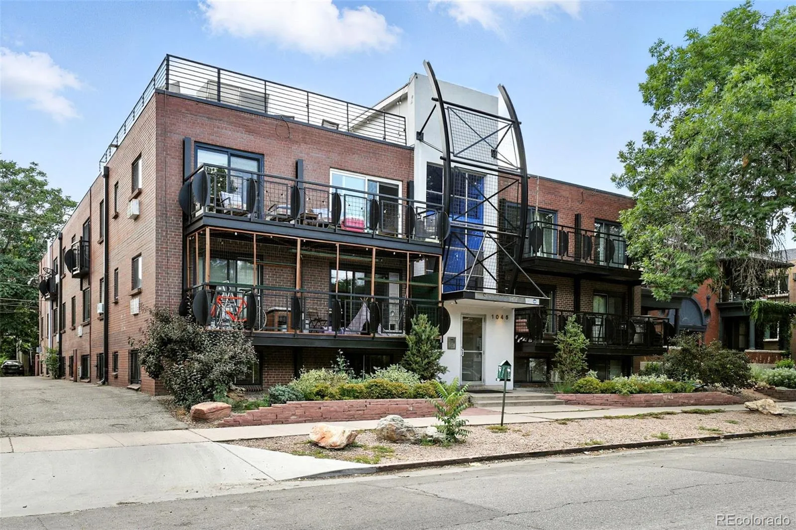 1045 N Clarkson Street #102 Denver CO 80218 MLS #REC4170068 05152026195337 1600 25