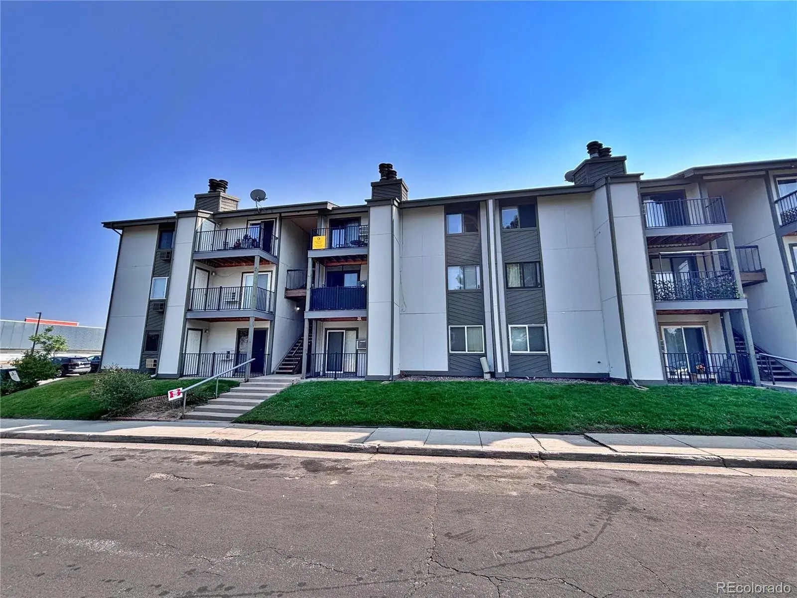 2280 S Oswego Way #105 Aurora CO 80014 MLS #REC4171417 09122025064141 1600 1