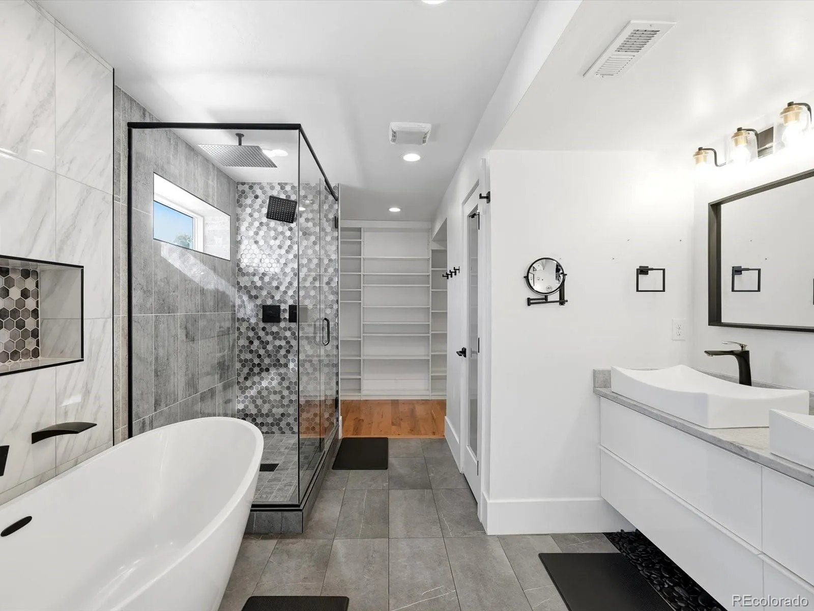 2636 S Acoma Street Denver CO 80223 MLS #REC4172495 05022026051730 1600 14
