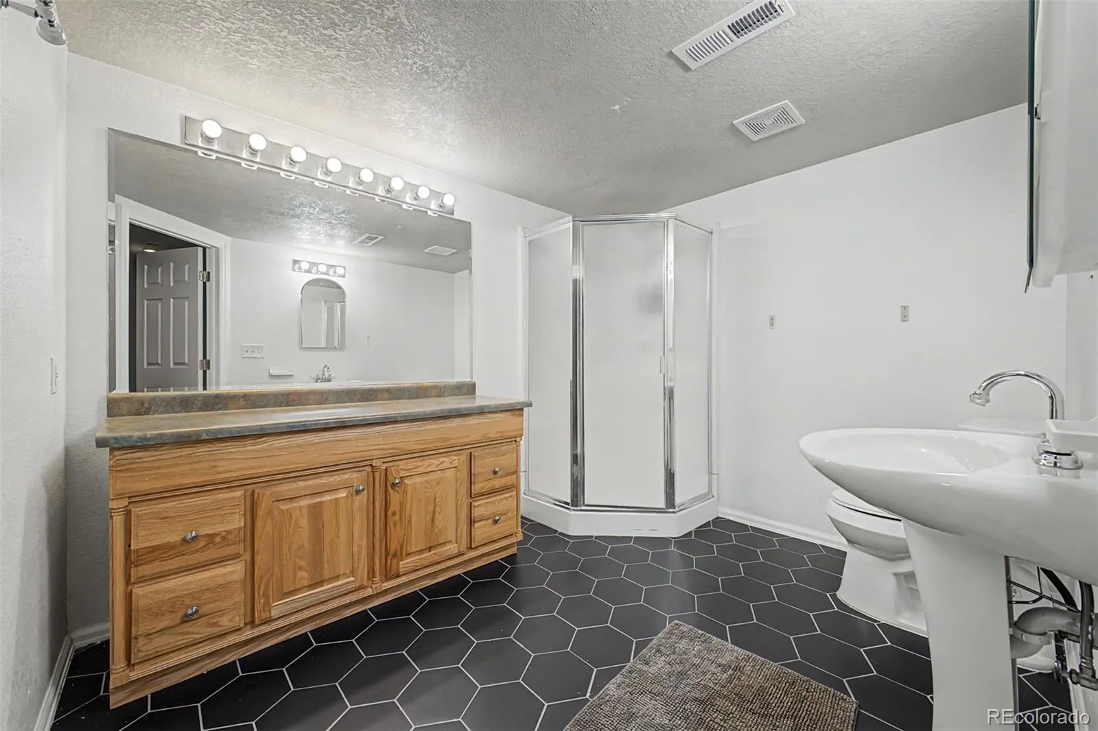 5561 E 117th Avenue Thornton CO 80233 | MLS #REC4173068 07292026194404 1600 40