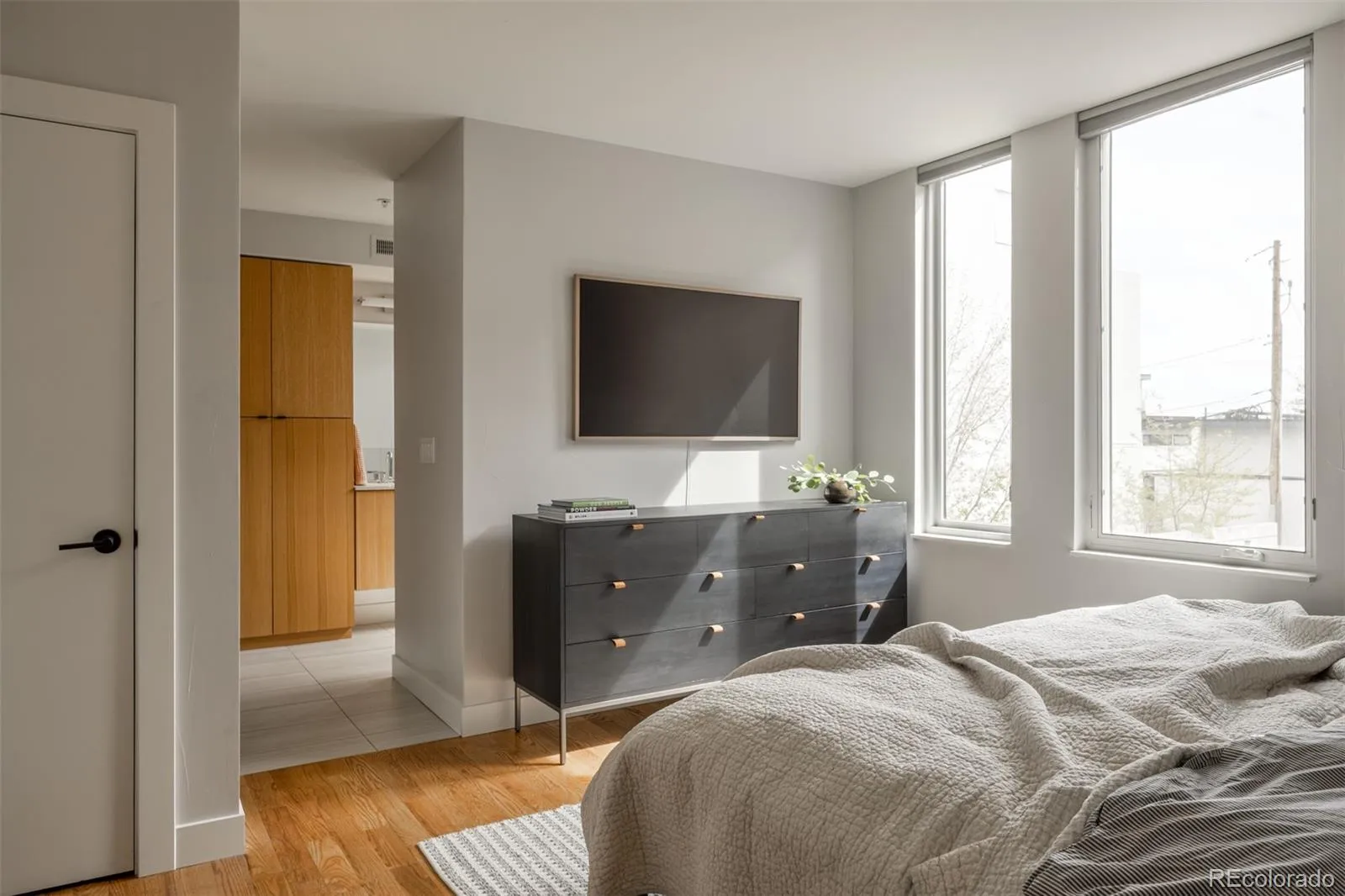 04172026213712 1600 21