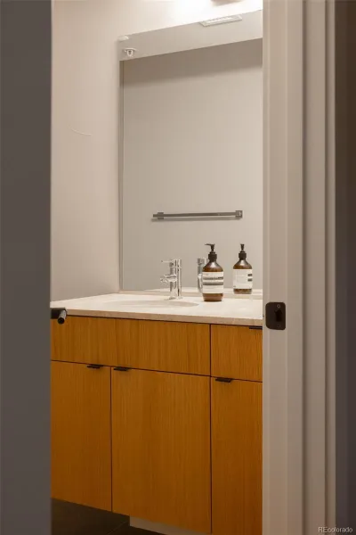 04172026213712 800 32