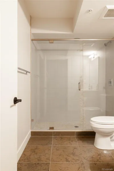 04172026213712 800 33