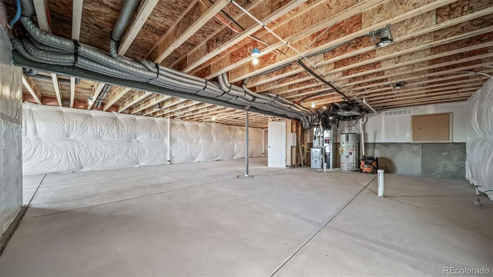 4587 N Sicily Court Aurora CO 80019 | MLS #REC4177285 08122026152707 1600 23