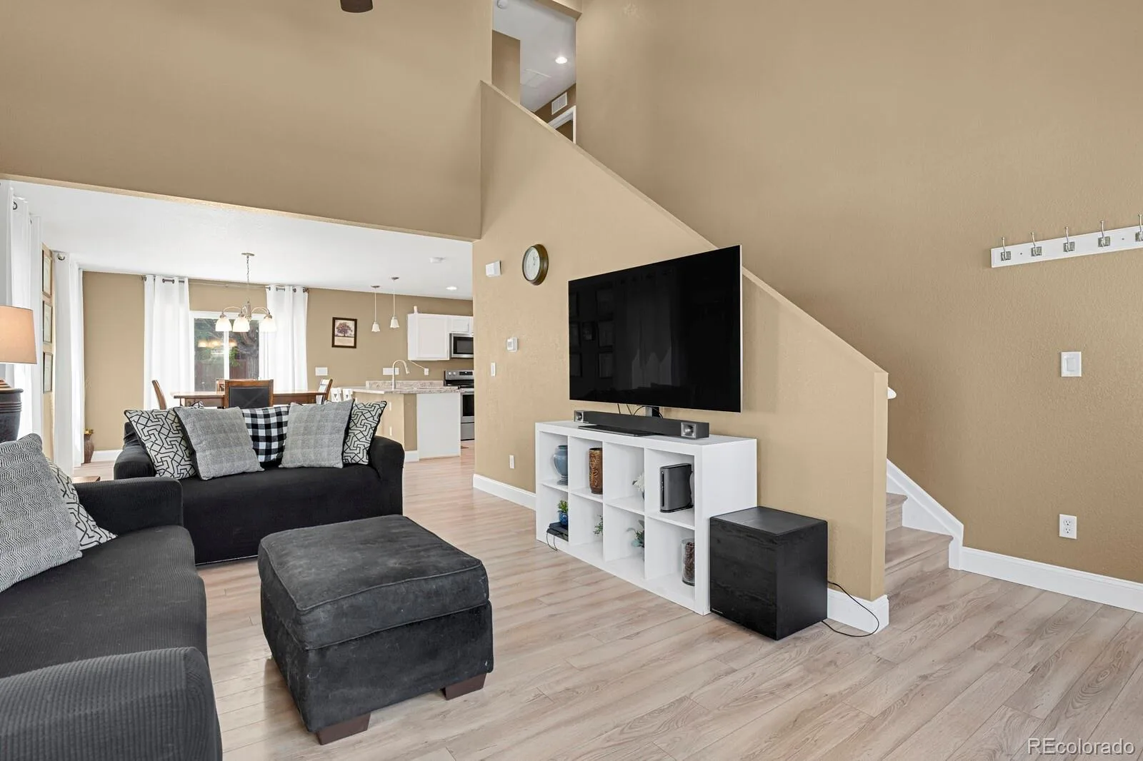 3742 Dinosaur Street Castle Rock CO 80109 | MLS #REC4181889 07242026005826 1600 5