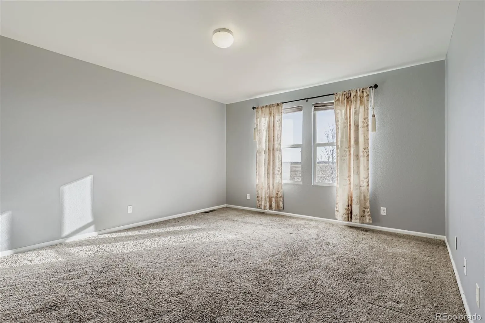 5528 Lewiston Court Denver CO 80239 MLS #REC4182257 05052026040245 1600 17