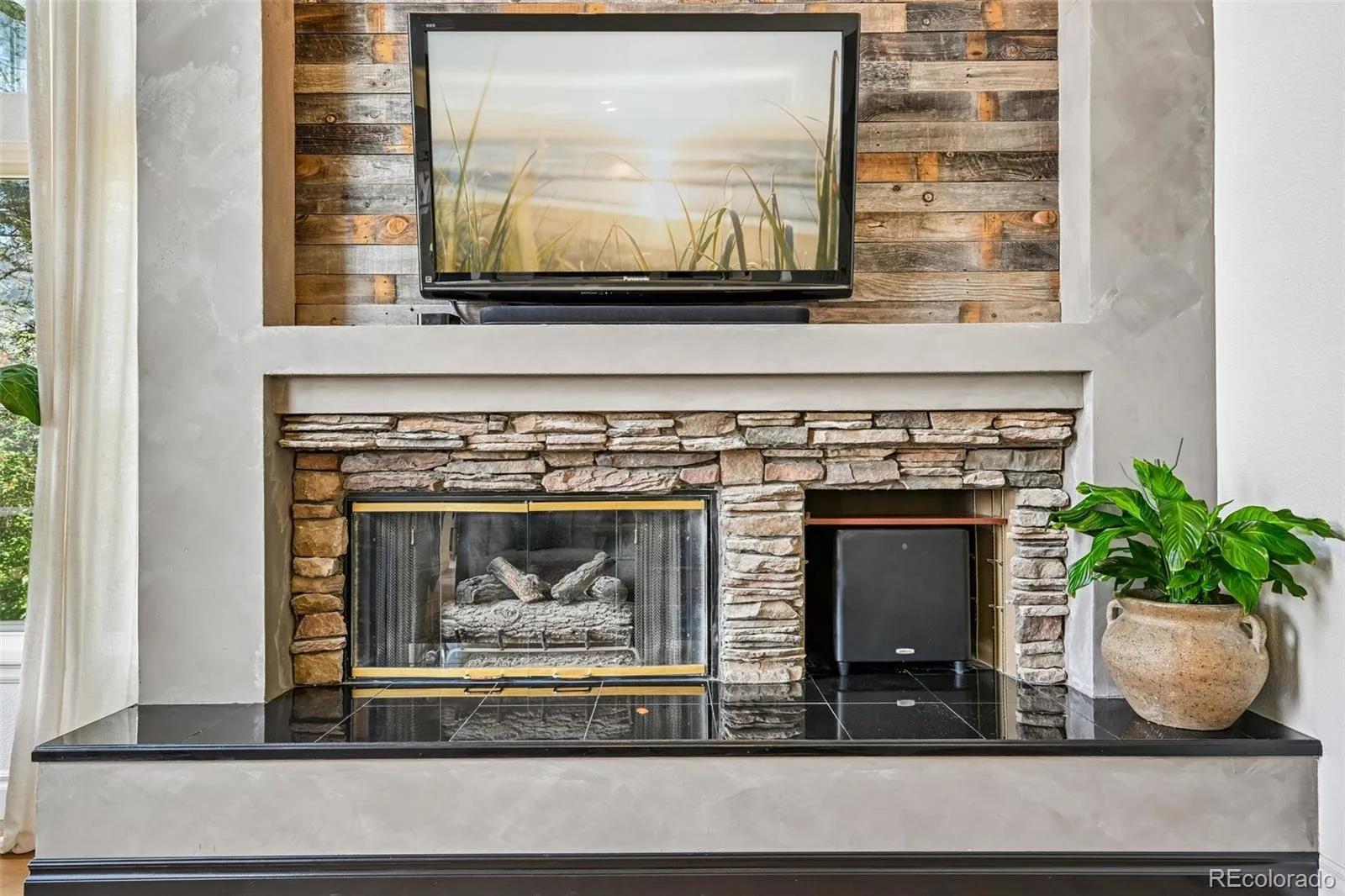 9315 Sulton Court Highlands Ranch CO 80126 MLS #REC4187036 05152026195351 1600 7