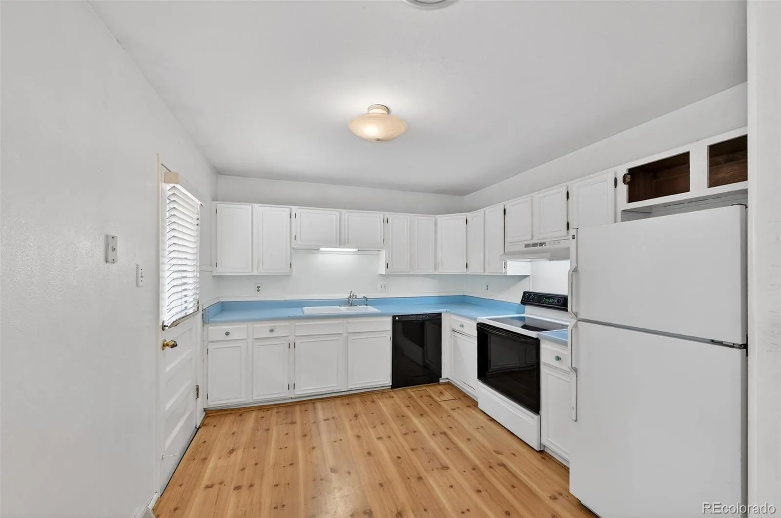2189 S Coors Circle Lakewood CO 80228 MLS #REC4190730 05212026235516 1600 12