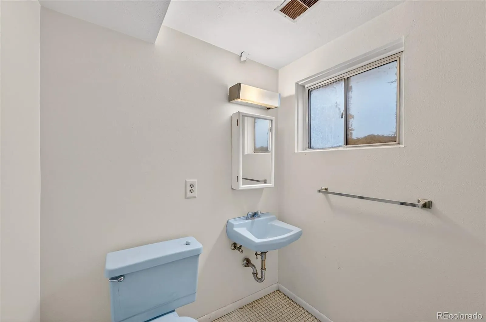2189 S Coors Circle Lakewood CO 80228 MLS #REC4190730 05212026235516 1600 31