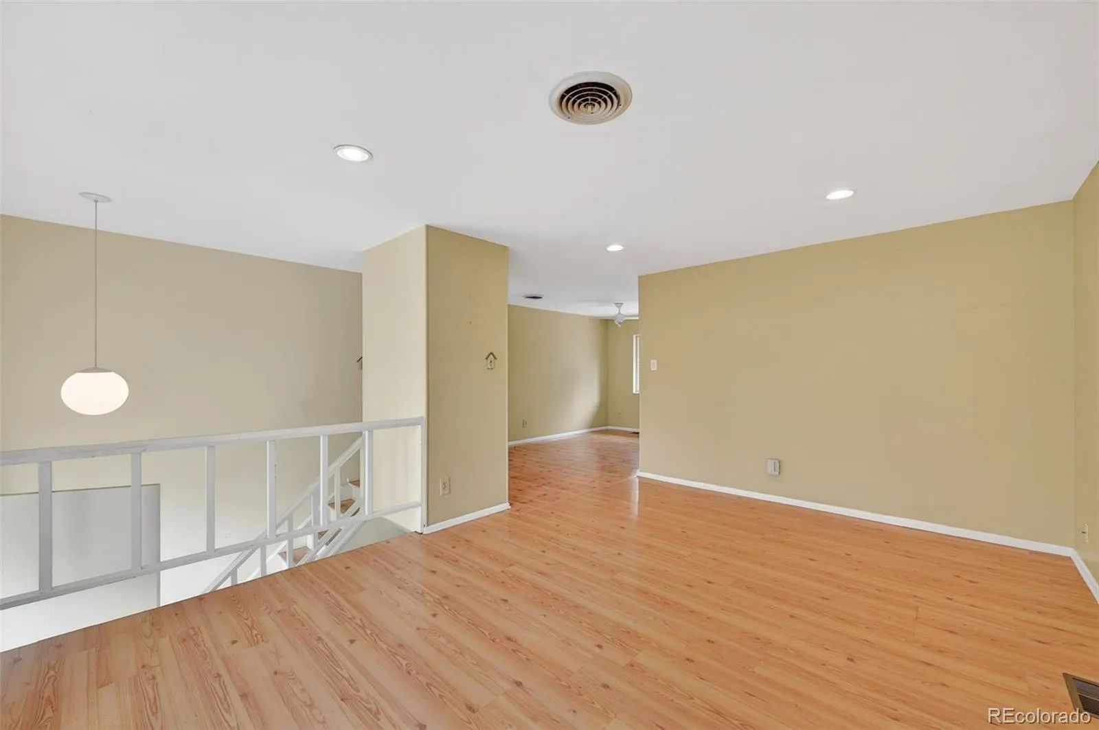 2189 S Coors Circle Lakewood CO 80228 MLS #REC4190730 05212026235516 1600 8