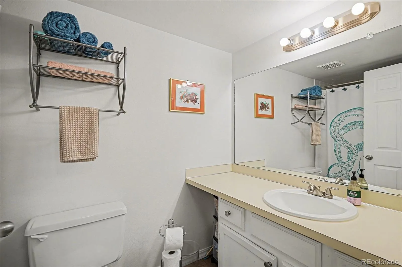 1752 S Trenton S Street #1 Denver CO 80231 MLS #REC4190977 05022026051748 1600 19
