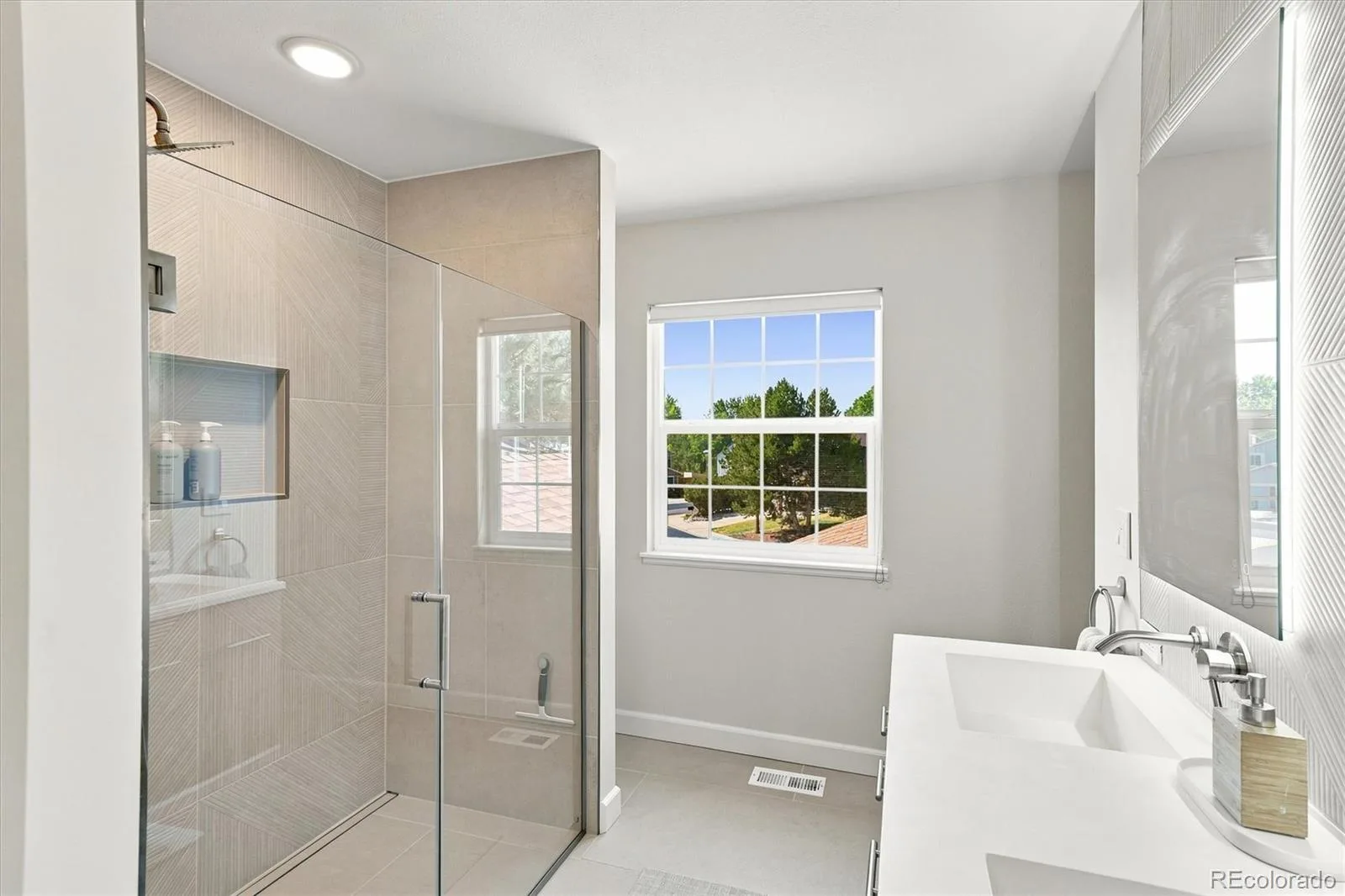 10919 E Maplewood Drive Englewood CO 80111 | MLS #REC4192404 07232026151756 1600 22