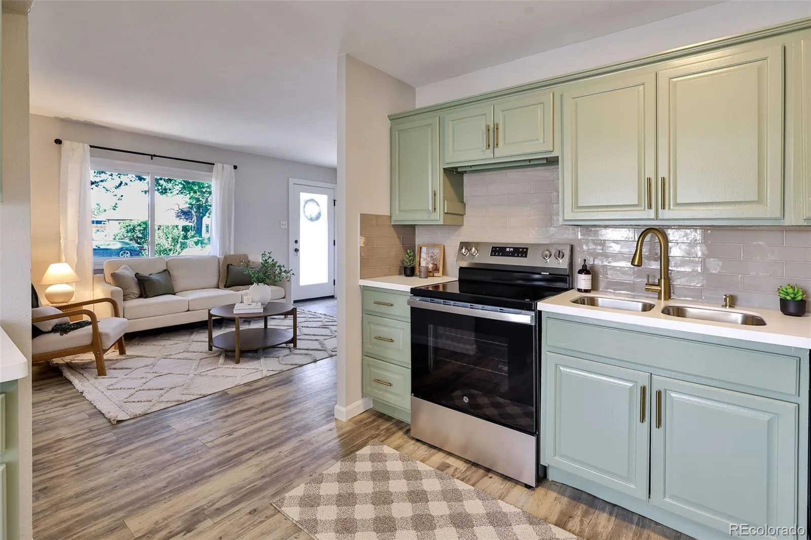 6102 Grape Drive Commerce City CO 80022 | MLS #REC4192988 07092026163913 1600 10
