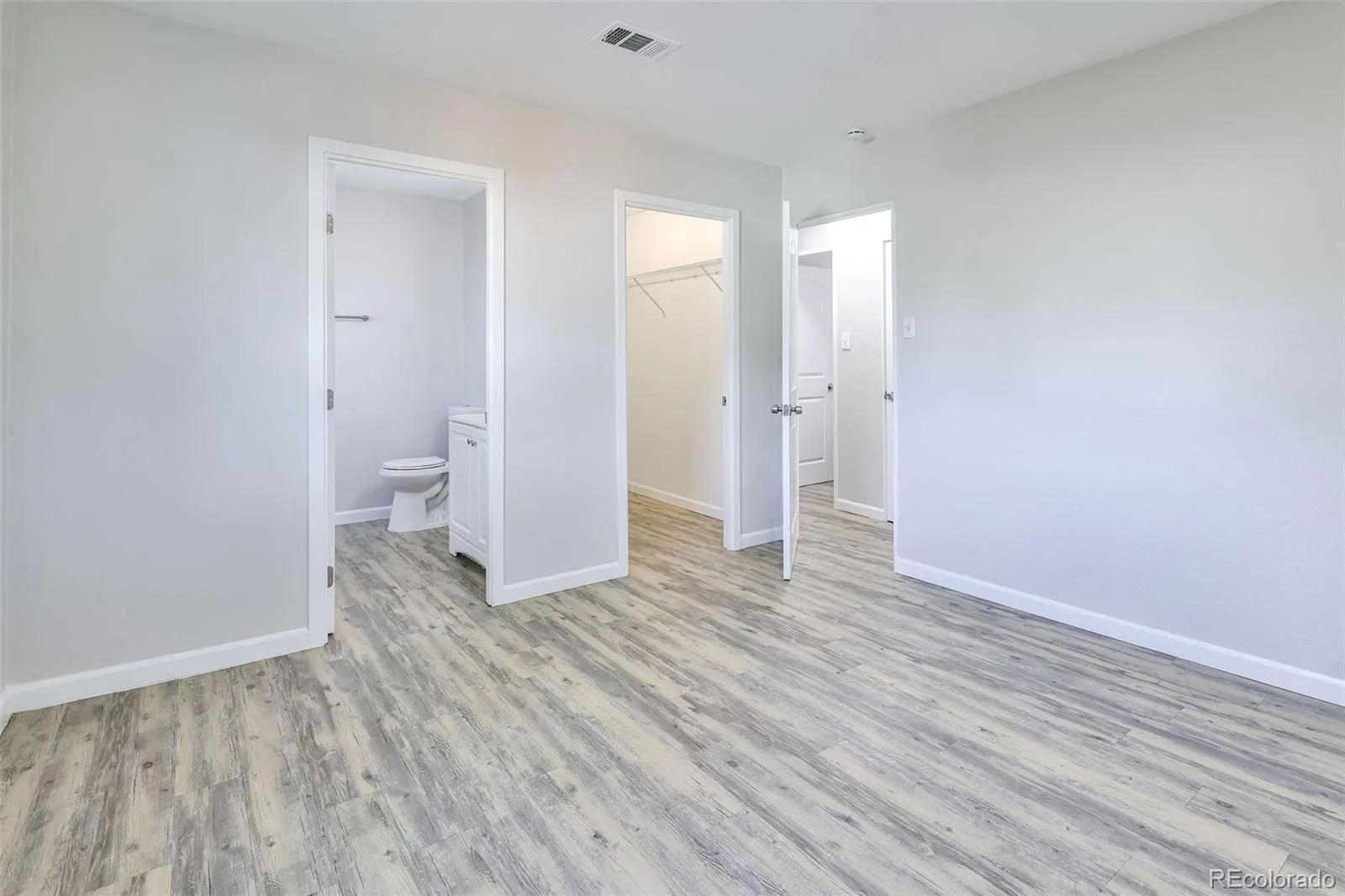 6102 Grape Drive Commerce City CO 80022 | MLS #REC4192988 07092026163913 1600 23