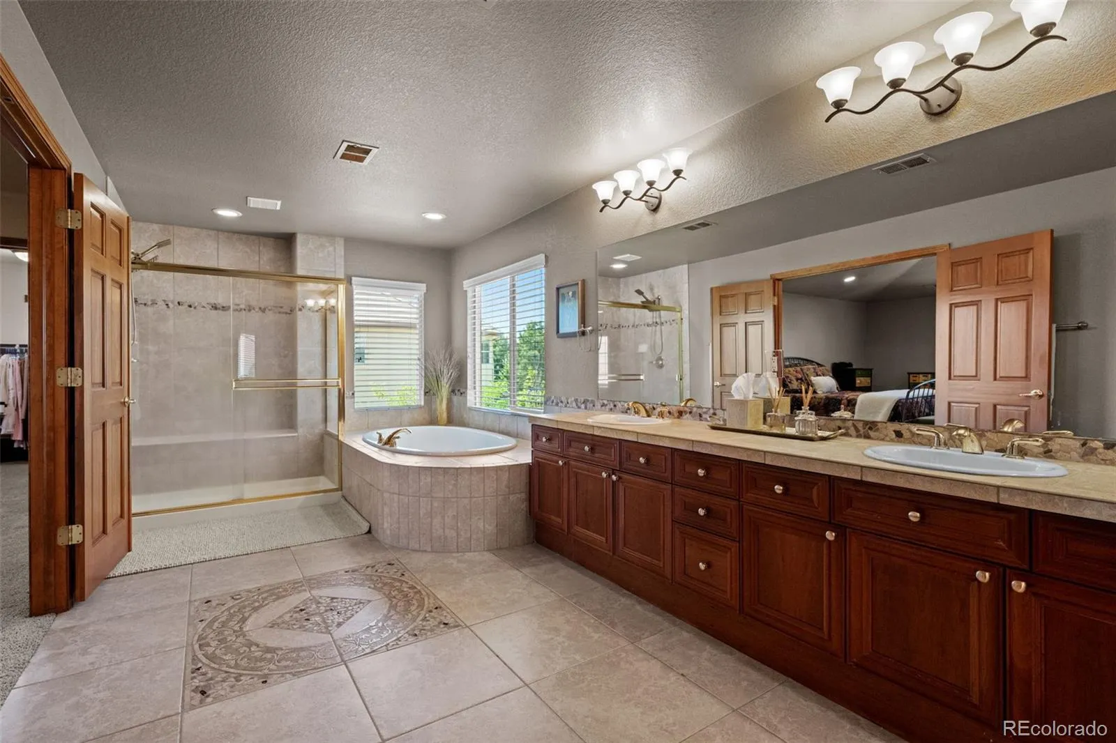 5615 Vistancia Drive Parker CO 80134 MLS #REC4194346 05152026055621 1600 33