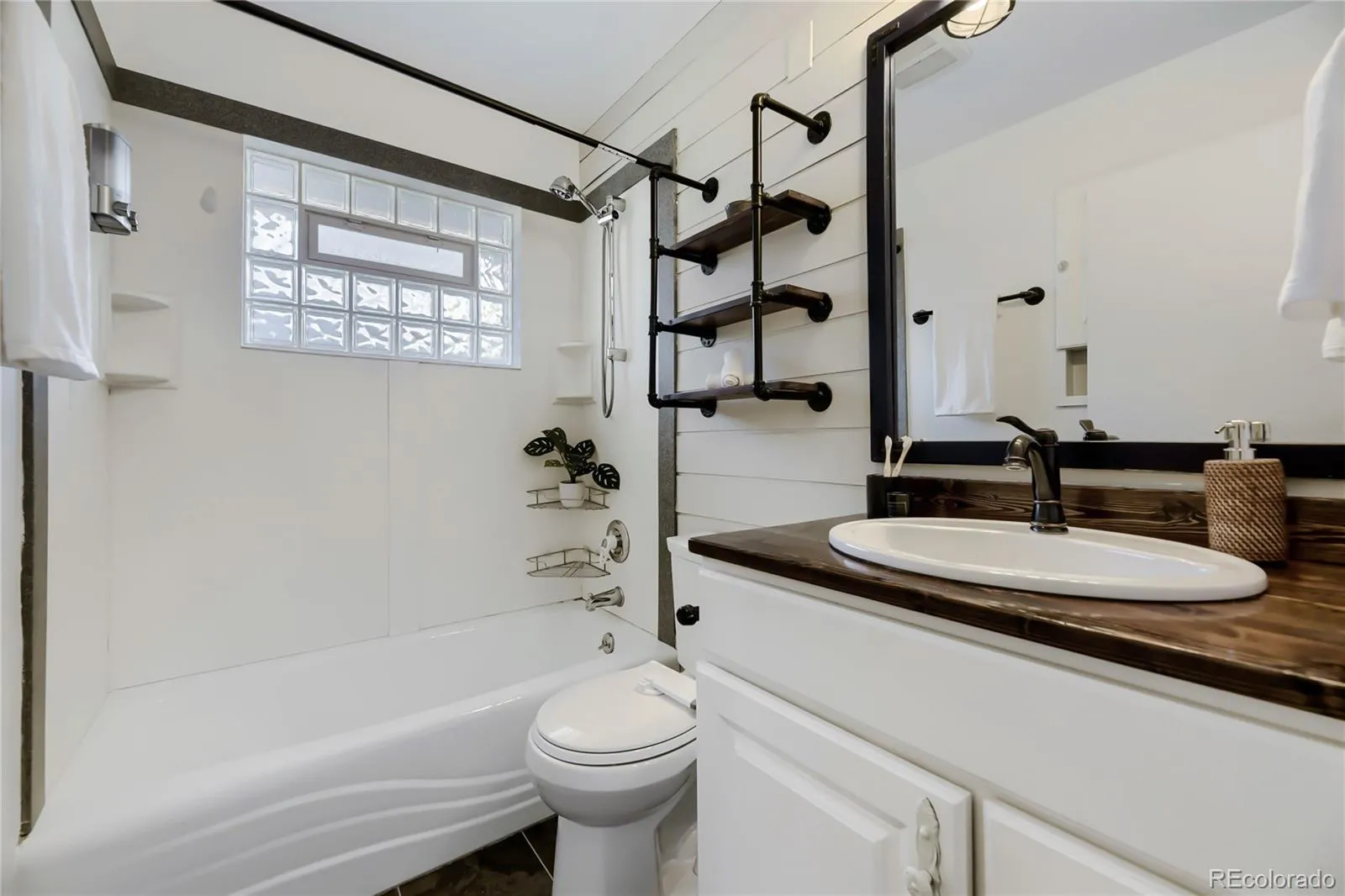 3265 S Newton Street Denver CO 80236 MLS #REC4195075 04232026235422 1600 12
