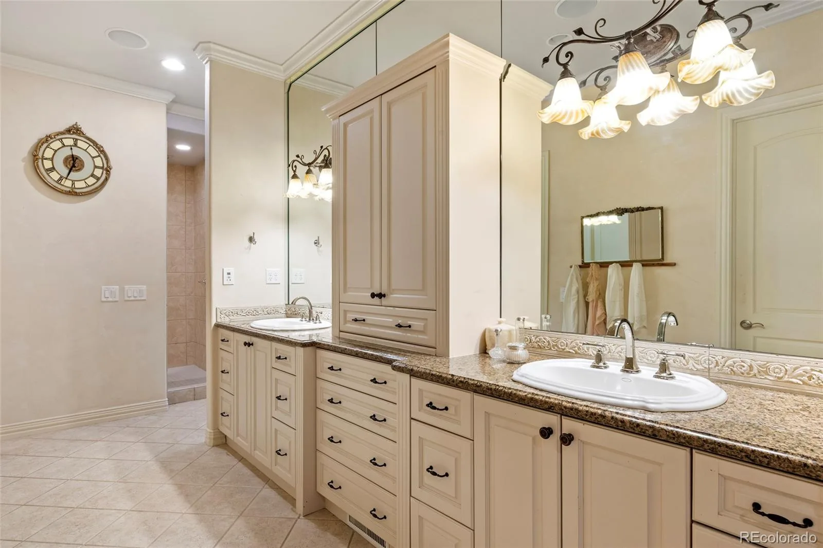 331 Paragon Way Castle Rock CO 80108 | MLS #REC4199816 08282026163618 1600 23
